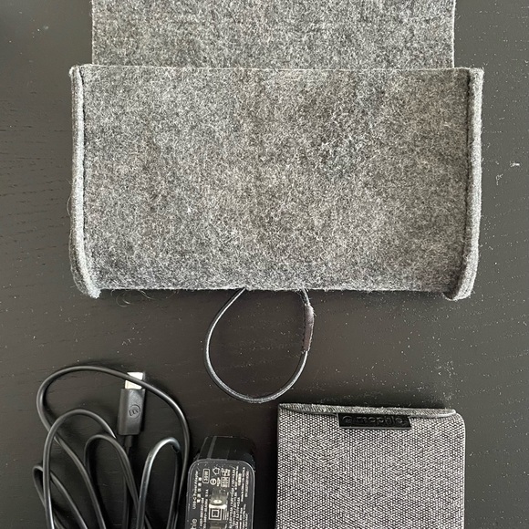 Apple Morphie 3 in one travel charger - Picture 4 of 4